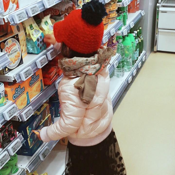 单眼皮小妮子