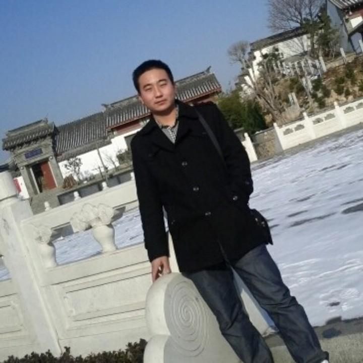 爱吐泡泡的大眼睛怪兽