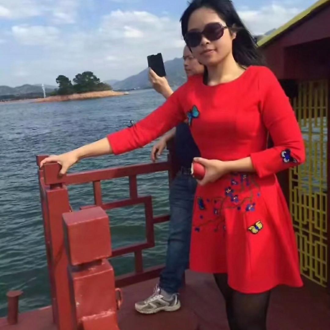 努力奋斗的梁姐姐