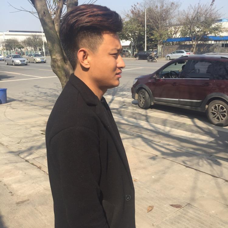 ”陈默不语”