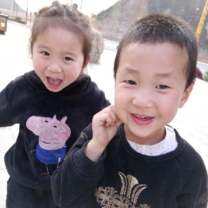 默默
