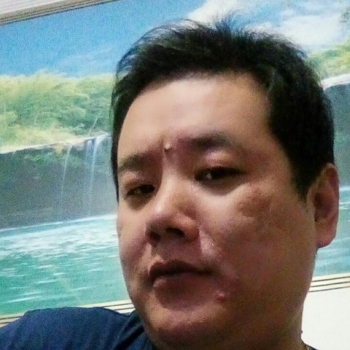 夜深了路边的野花太放肆