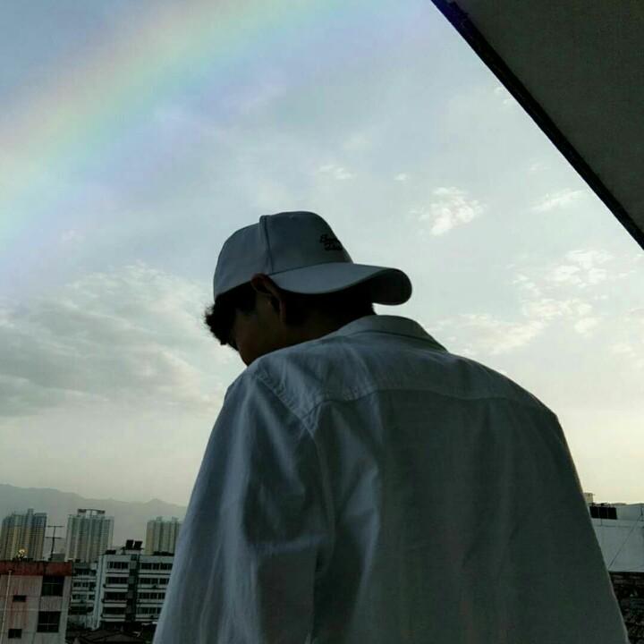 逸山伍回转小火锅