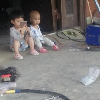 《》小……芬》