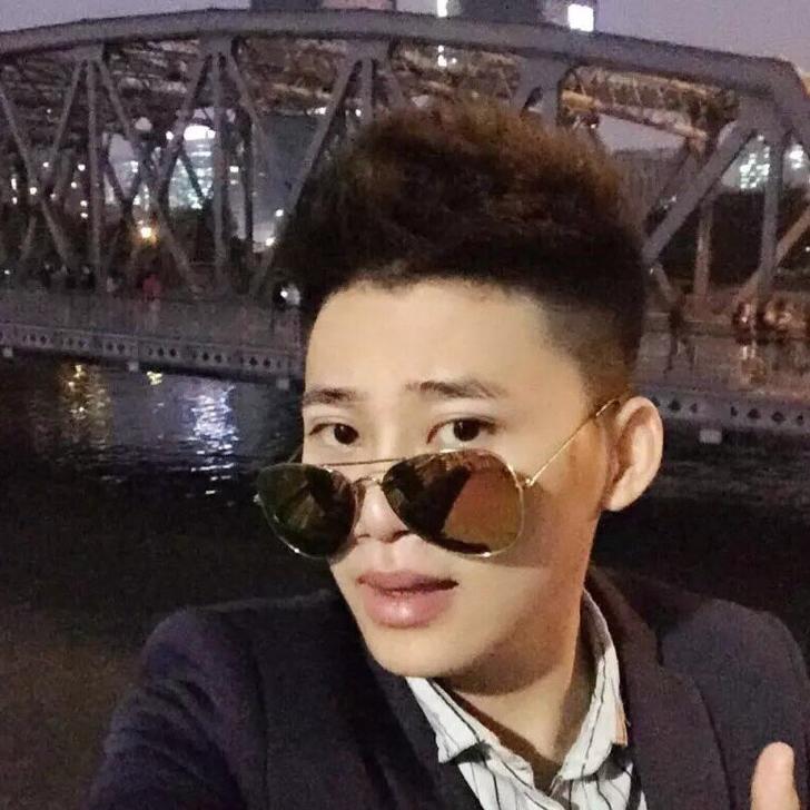 蒙山左岸发型设计罗杰新