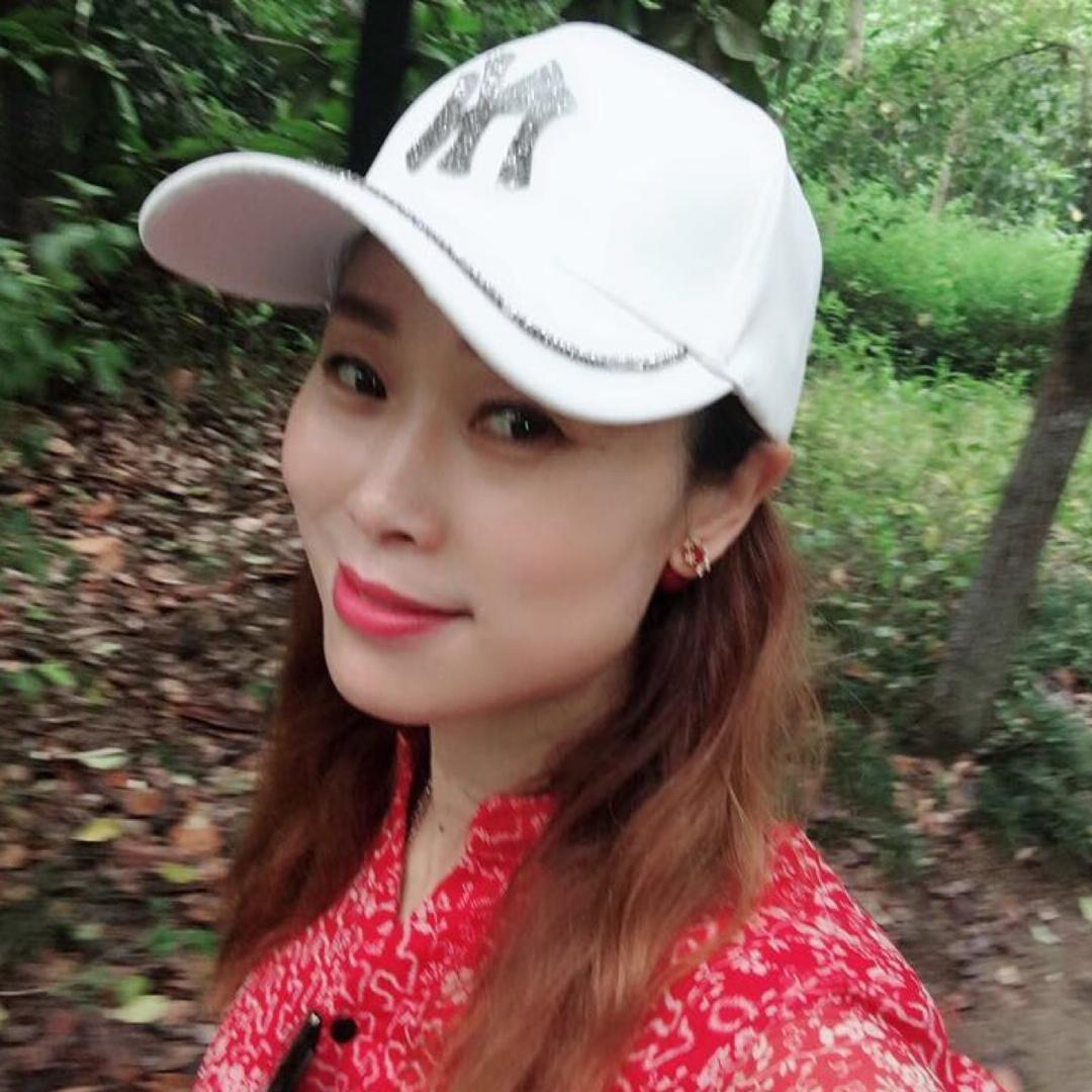 滨海银厦广场阁蓝秀女装