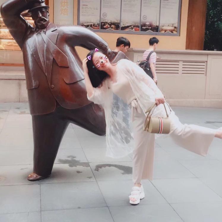 喜欢王嘉尔的海棉宝宝(女)