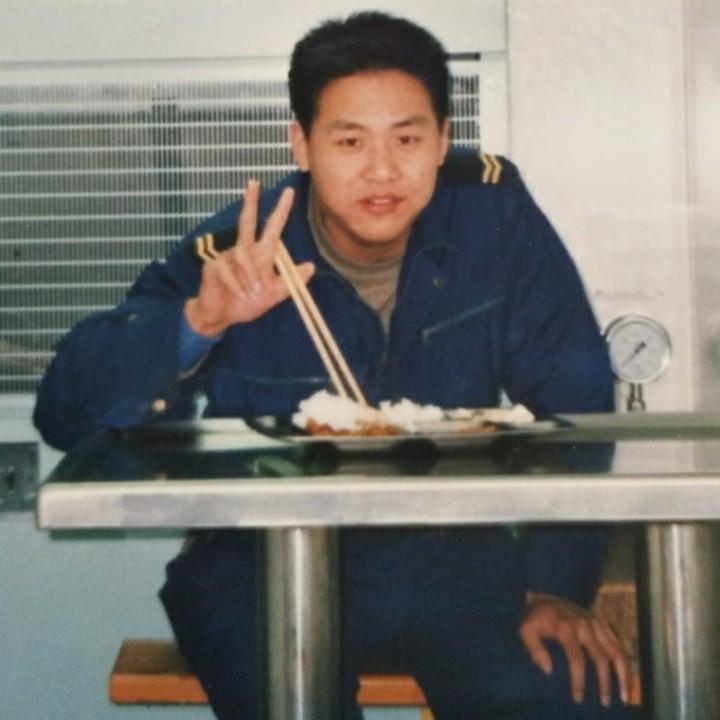 万花丛中过 片叶不沾身