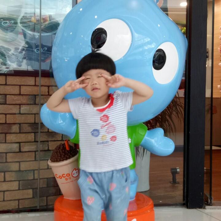 牛儿还在山坡吃草