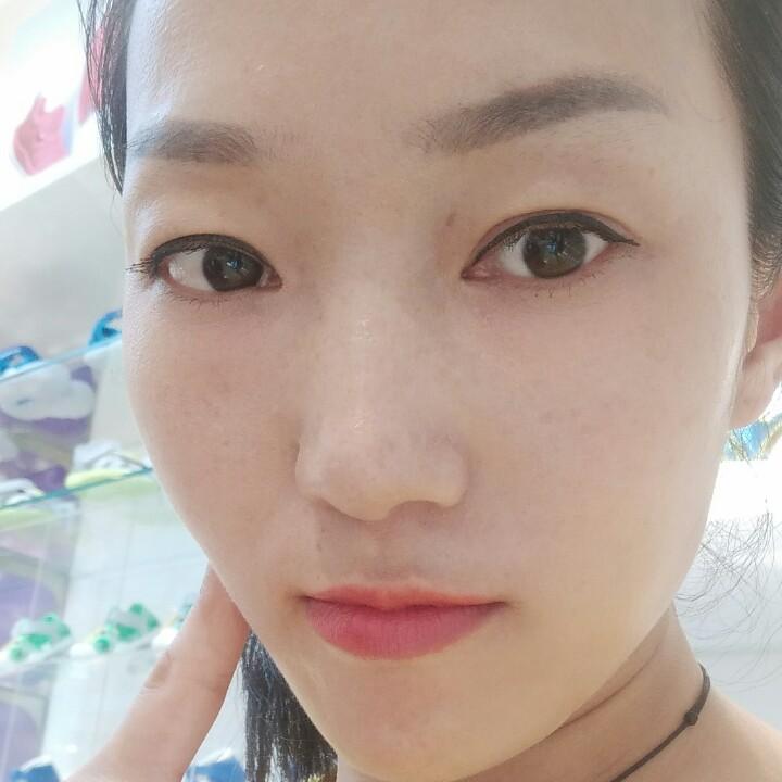 容容