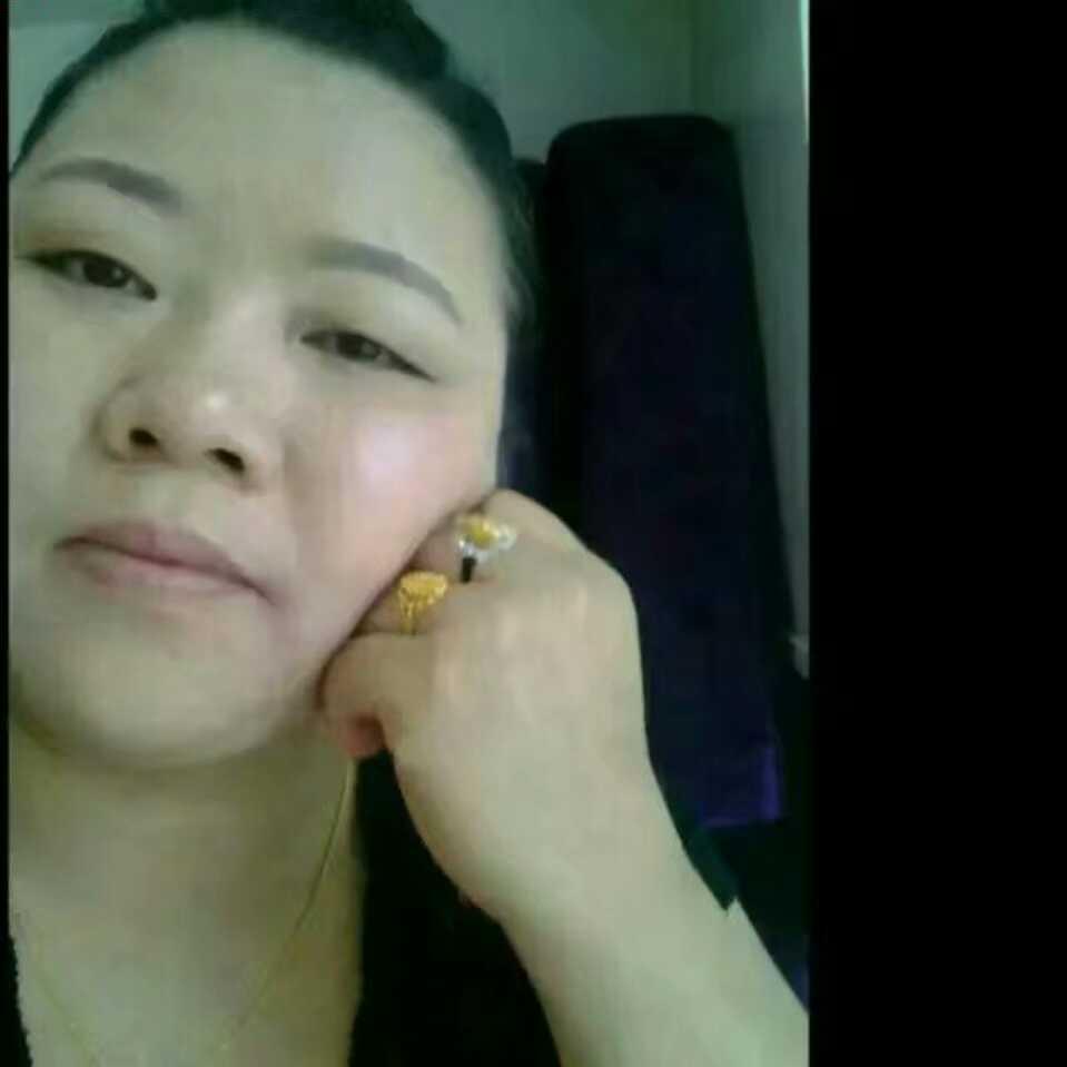 金达实木家具沙发厂，安遵琴