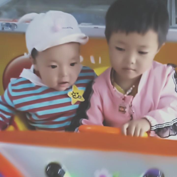 小喇叭和小桐桐的成长记