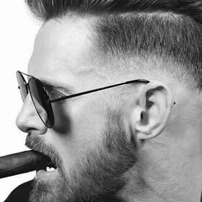 一人，一车，一世界