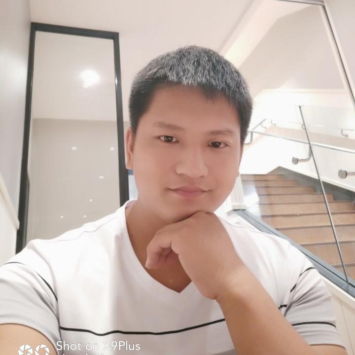 开心小伙😁