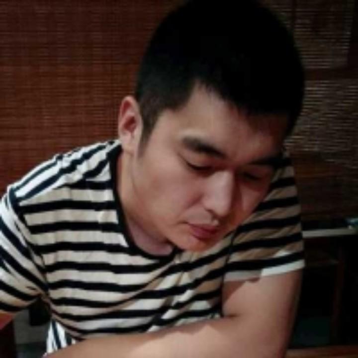 卖导弹的小伙子