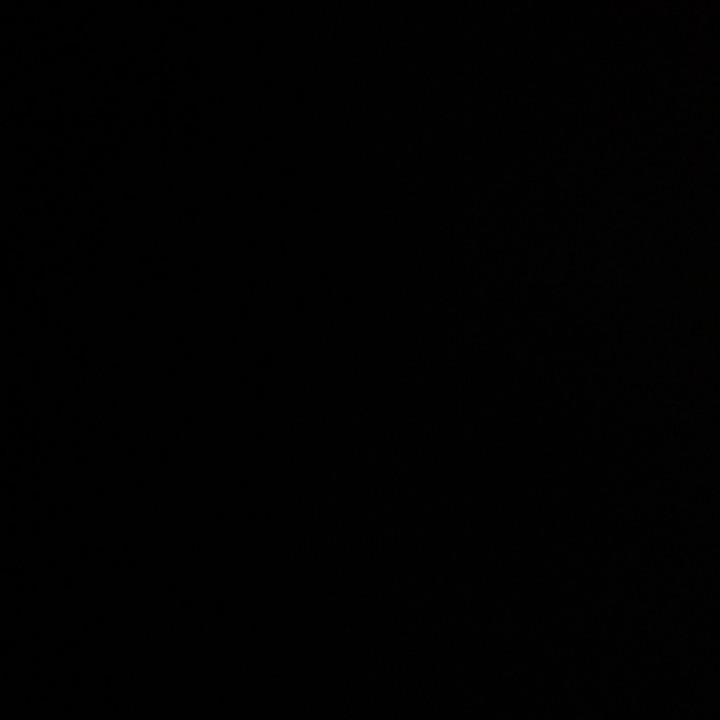 躲在衣橱里的悲伤