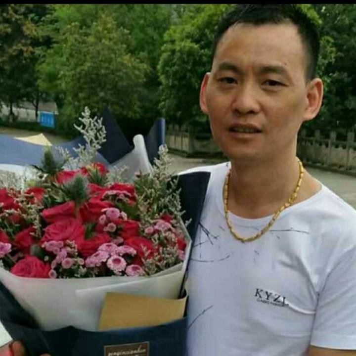 玩强爱唱歌🎤