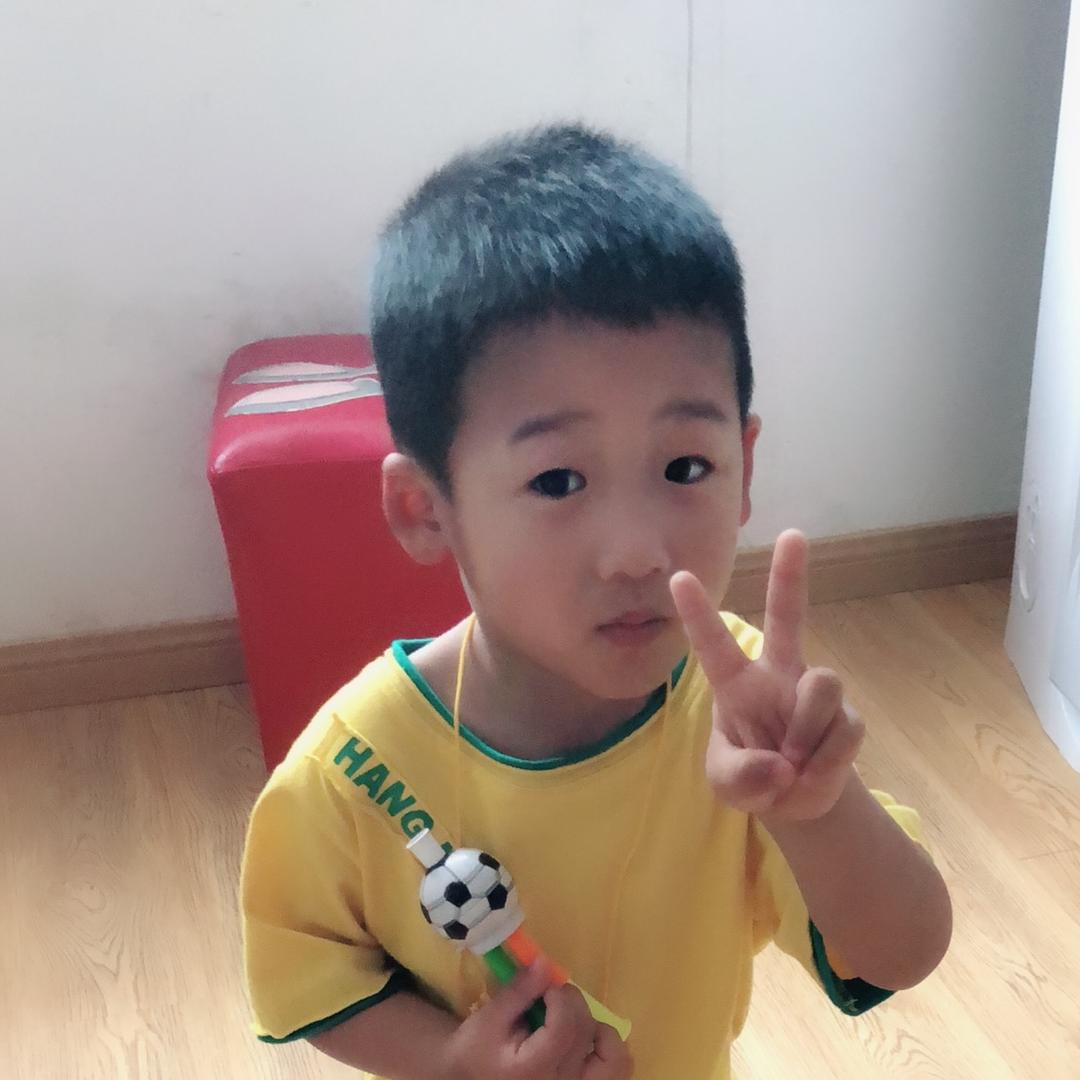 盼盼__238650911