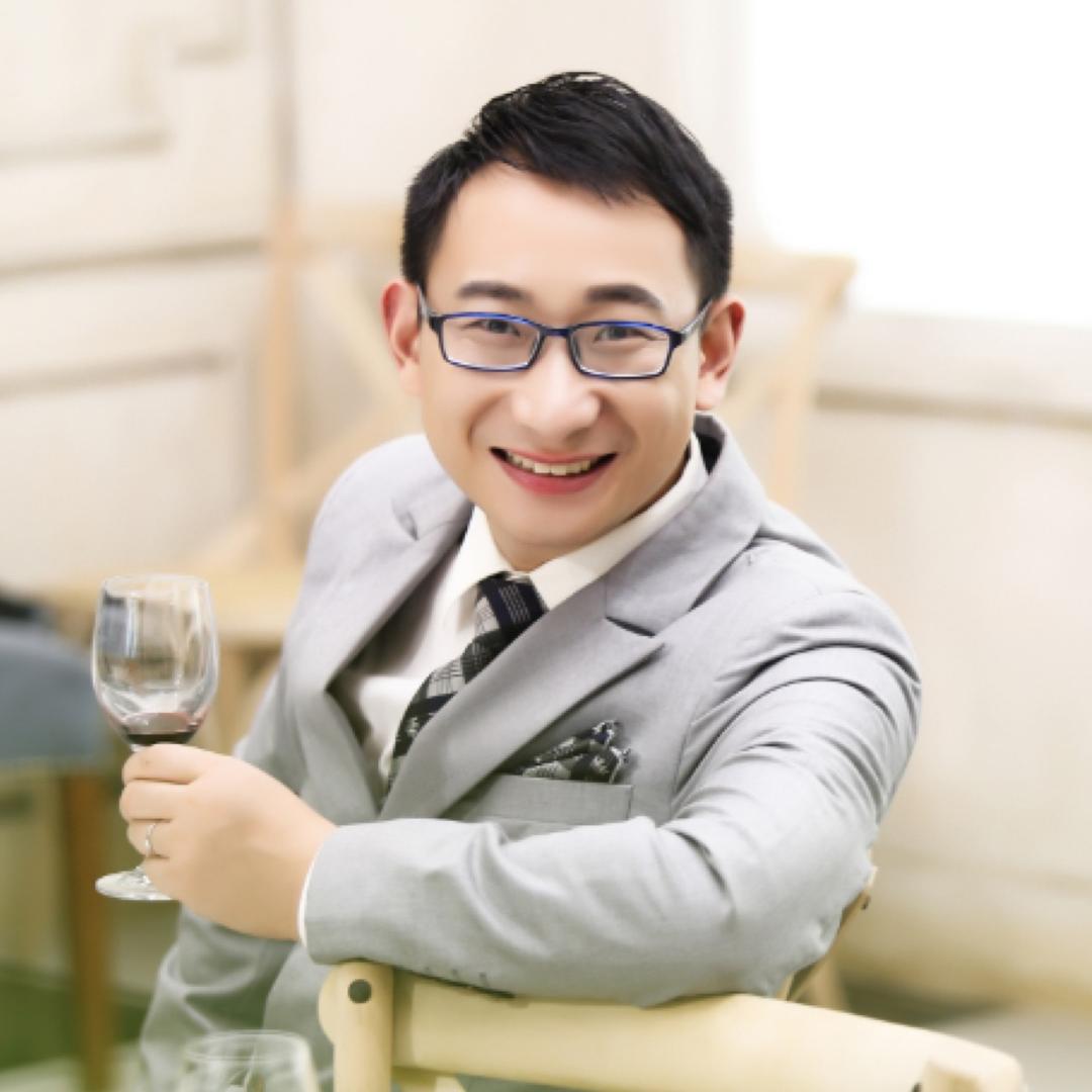 化妆品工厂总经理 李秀恒
