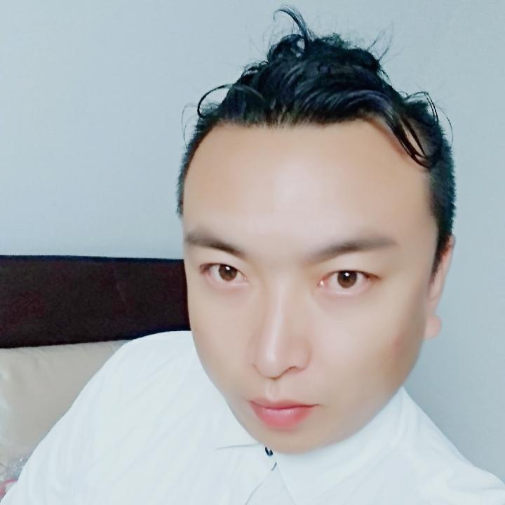 超帅的郑哥哥