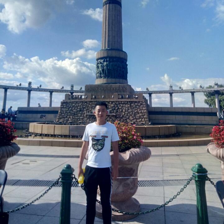 有梦想的阿鹏🌟