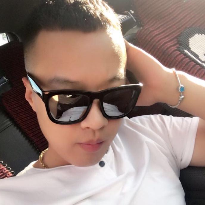 开小奔奔的小杨