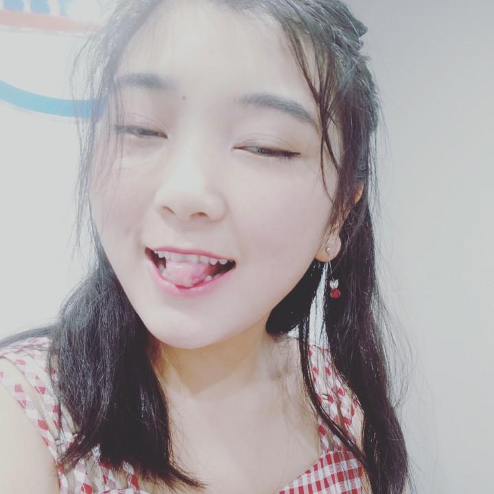 花儿开得郑xian艳