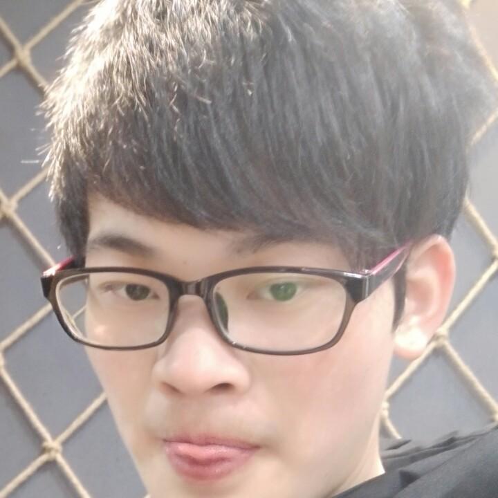 《鲍 富 君》