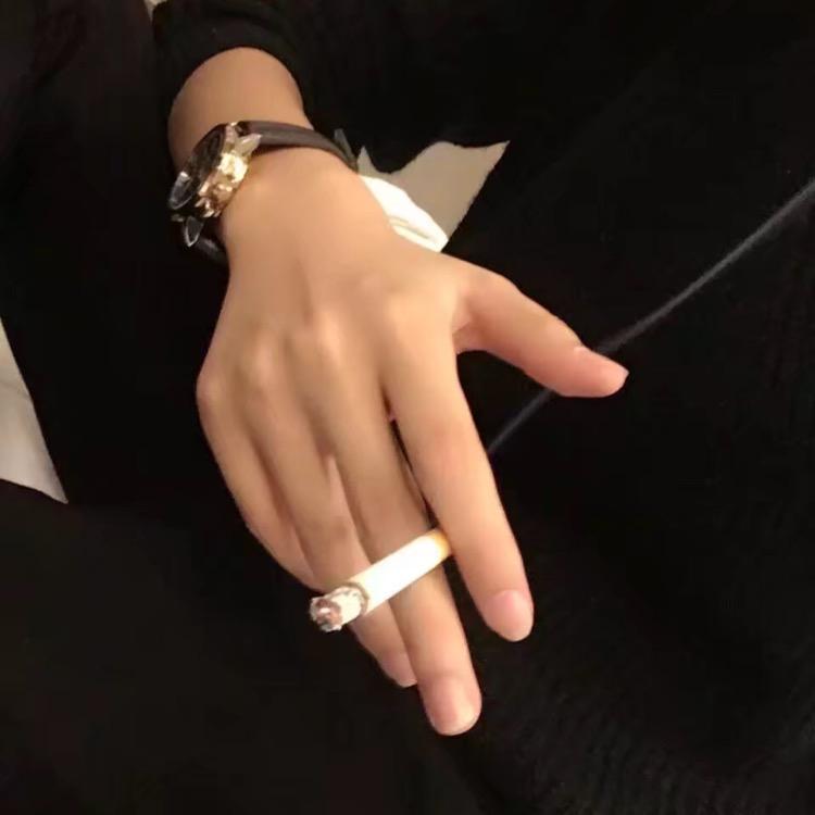 "Bʀ̶ᴏ̶ᴋ̶ᴇ̶ɴ̶ 𓆡