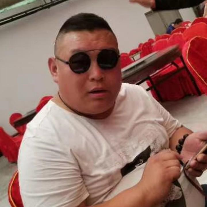 空港(ben)犇牛铁锅炖