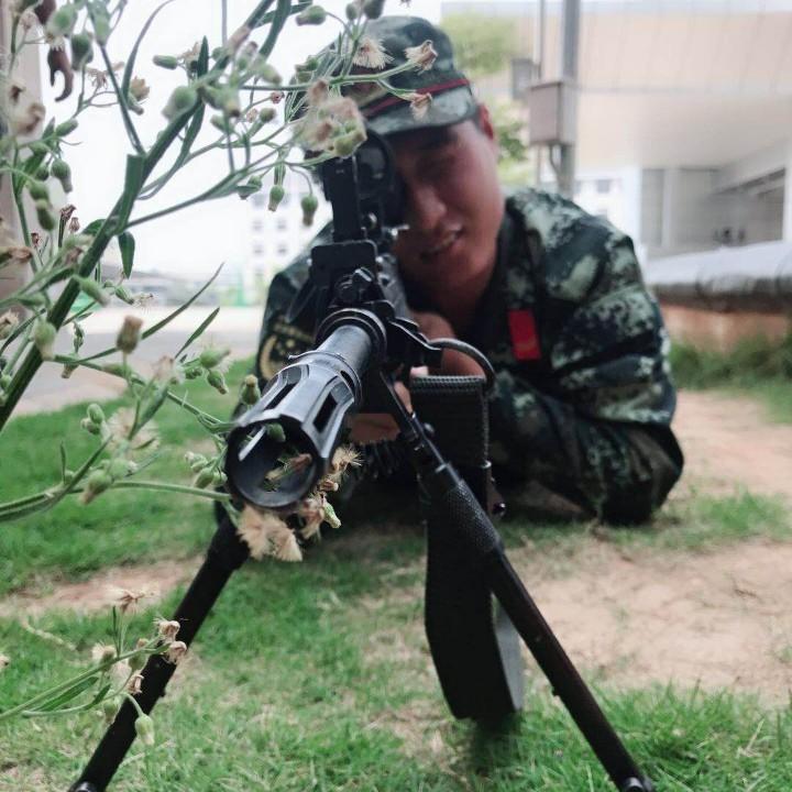 青春，迷彩