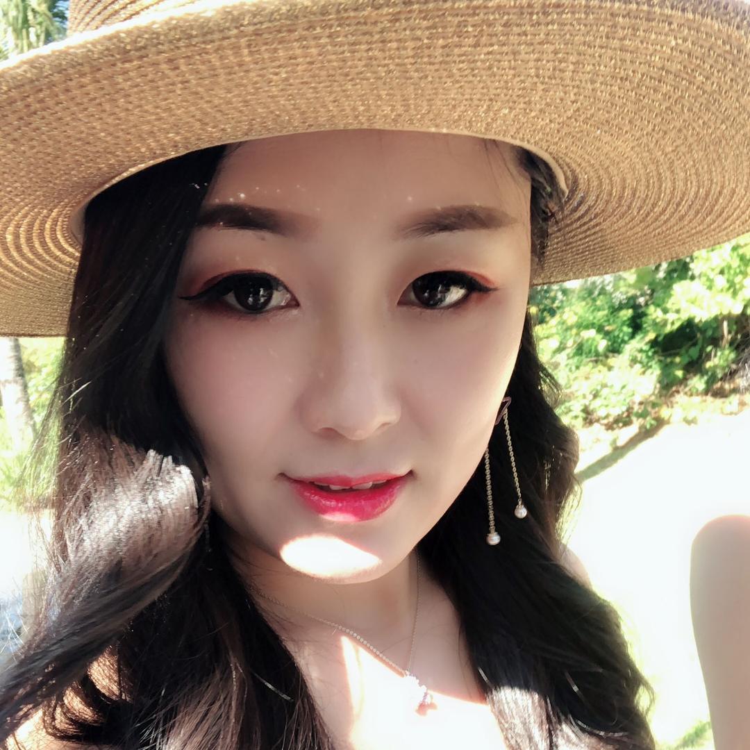 卉非凡-玥彤