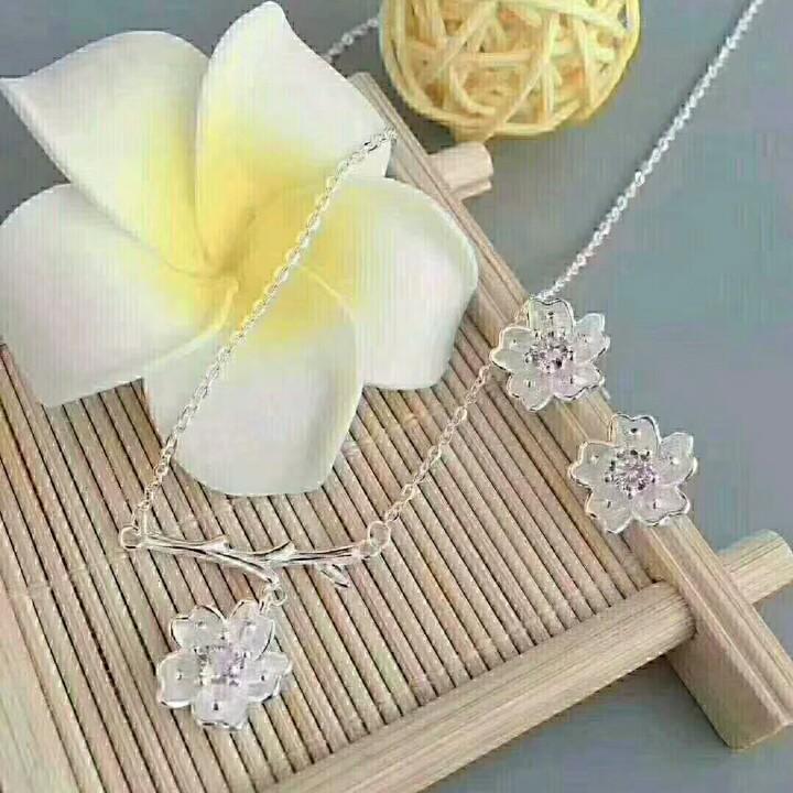 英子(爱听歌)