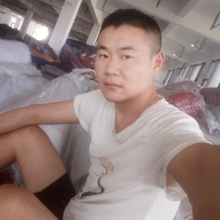 爱笑的男人