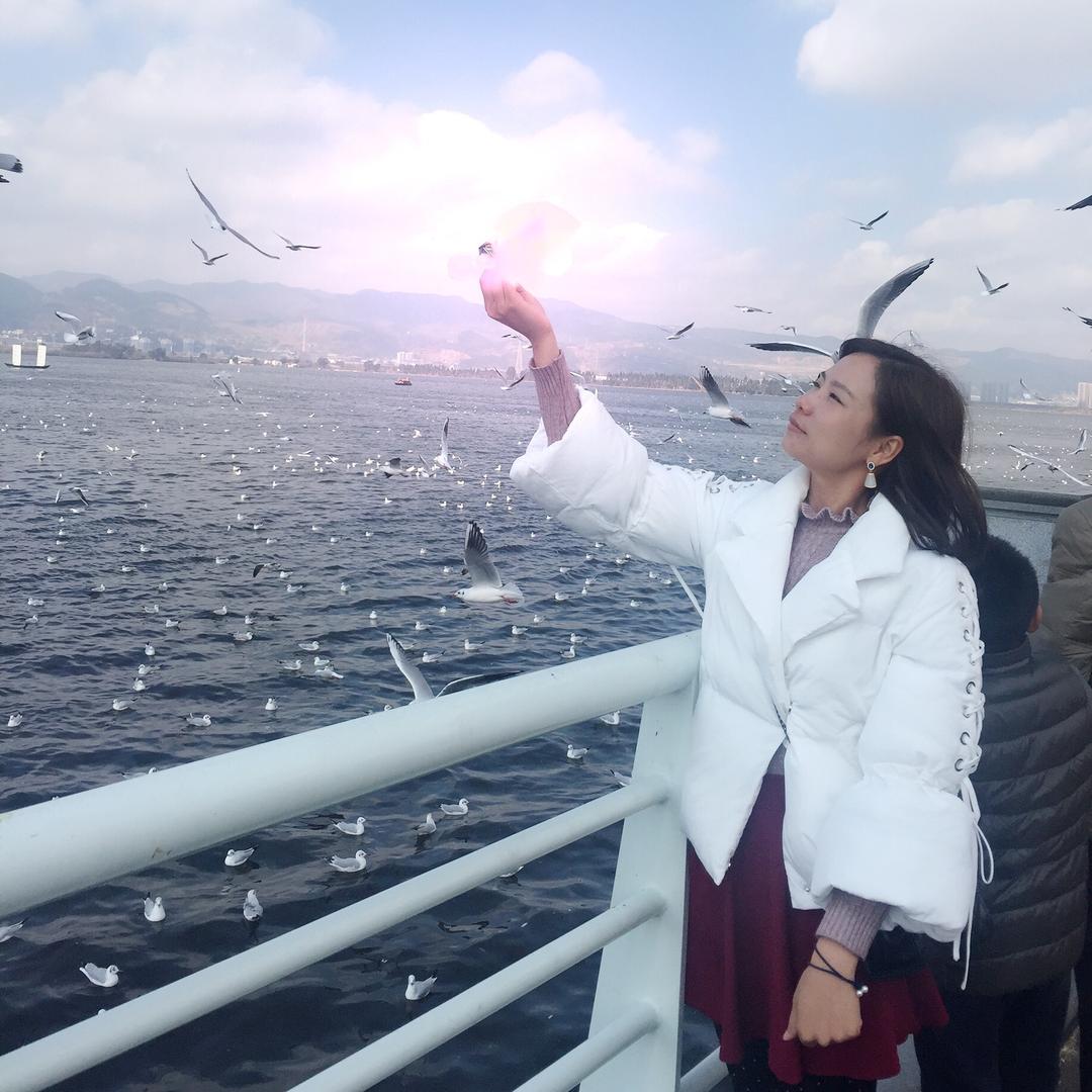 售楼处的元宝姐姐