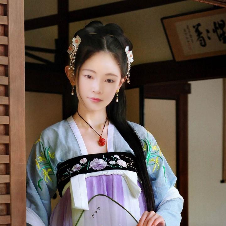 燕子༺๑未来靠自己๑༻8925331