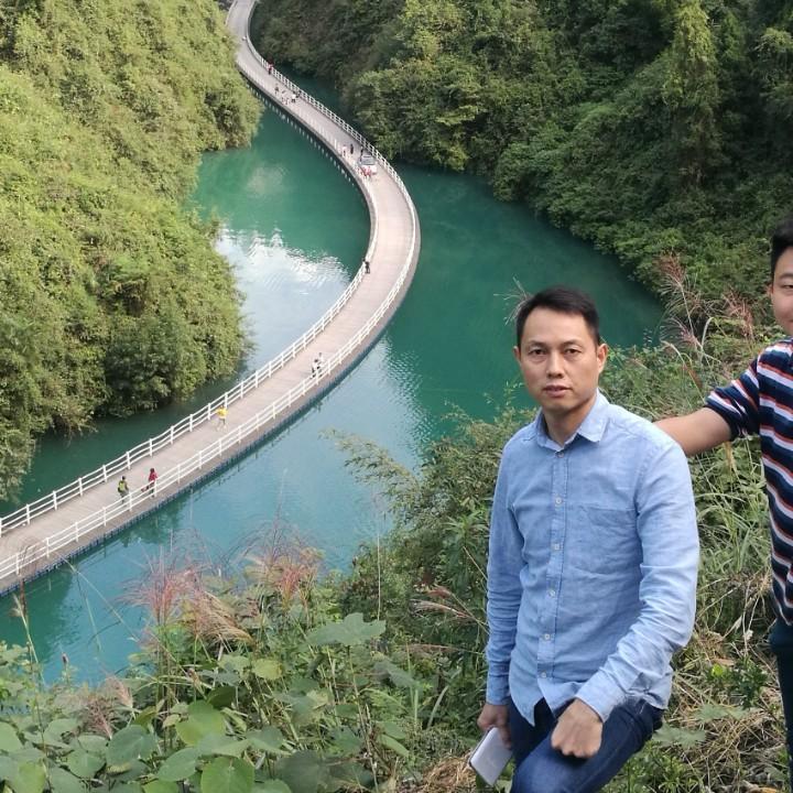 坚哥