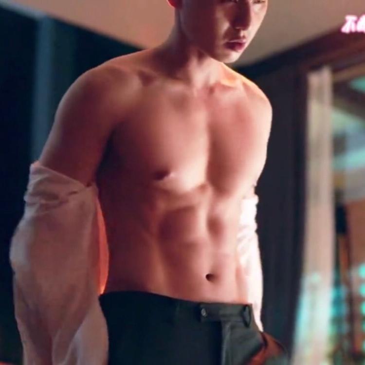 一个在当地比较英俊的人