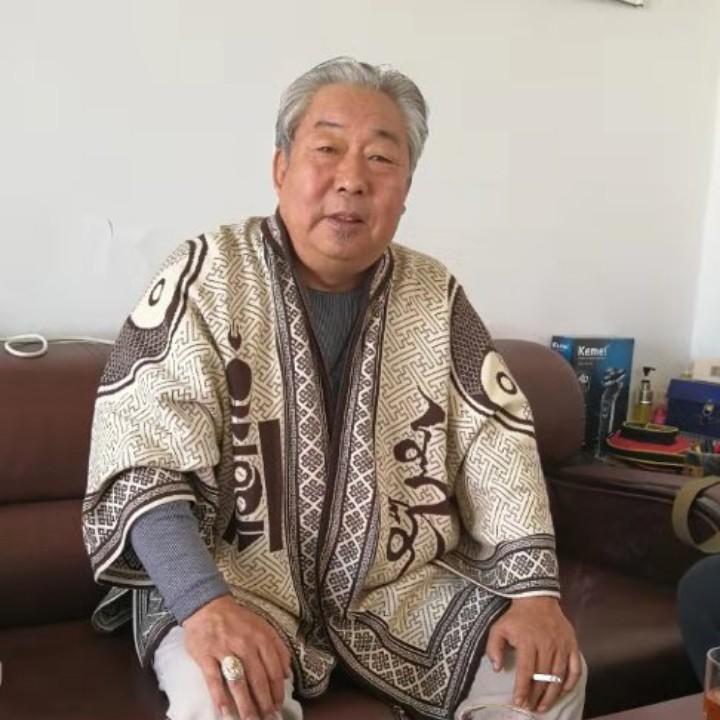 爱石头的蒙古人