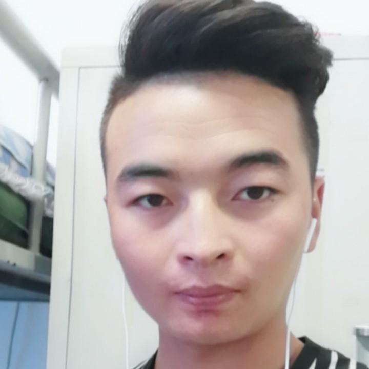 蓝(⑉°з°)-♡桉