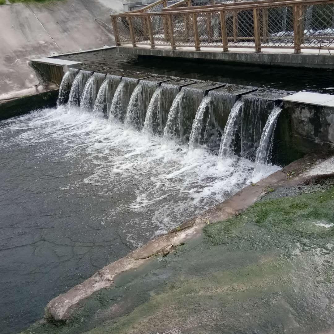 我挥衣袖带走云