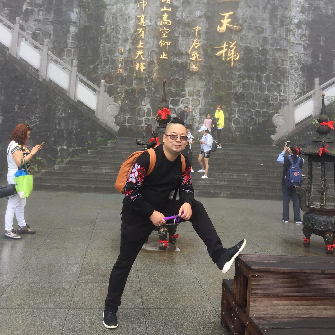 鸥律文化传媒胡大大