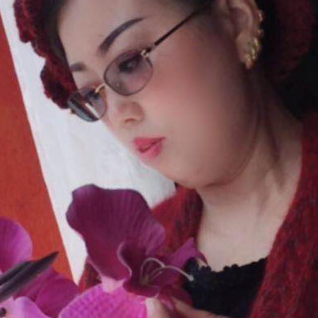苍溪县四丫头毛衣手工编织服装。