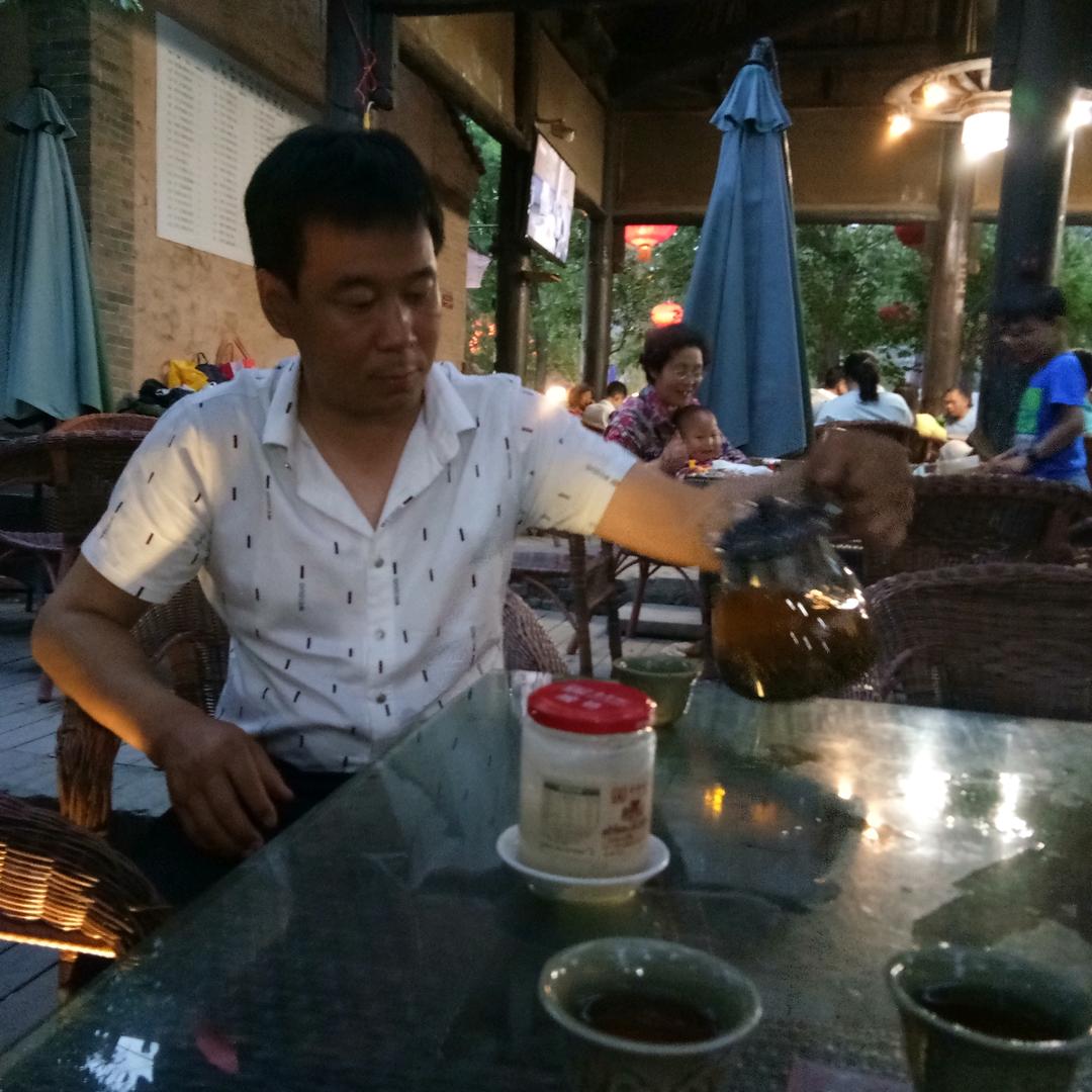 平凉市崆峒区美食美客大锅台酒店