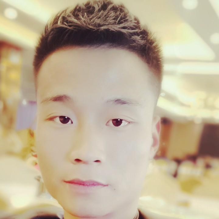 谢龙