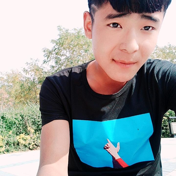 嘴角上扬的心酸☜