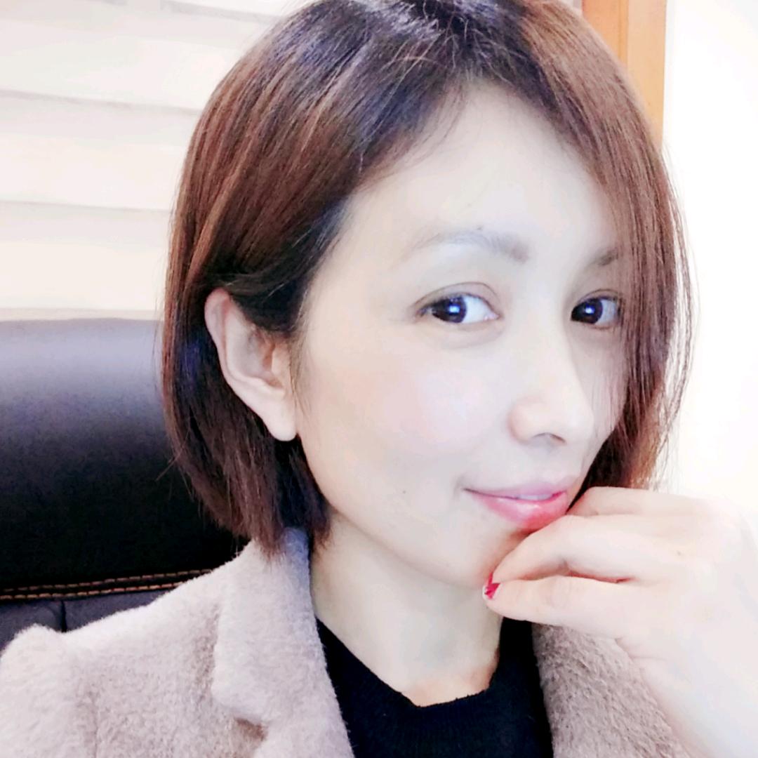 卖刀具的小女人