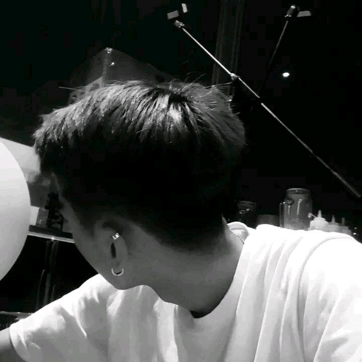 不正经