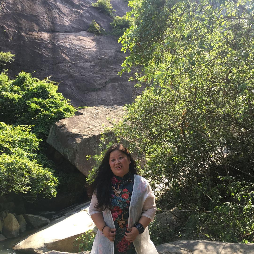 快乐的中年少女