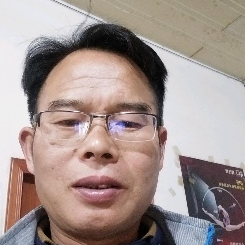 四眼笑眯眯